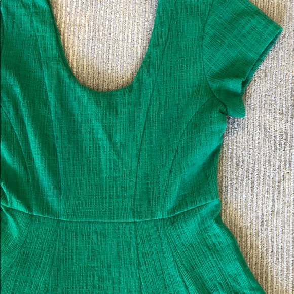 Emerald green dress - Picture 2 of 3